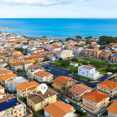 Spazioso - A Pochi Passi Dal Mare, Apartment La Caletta